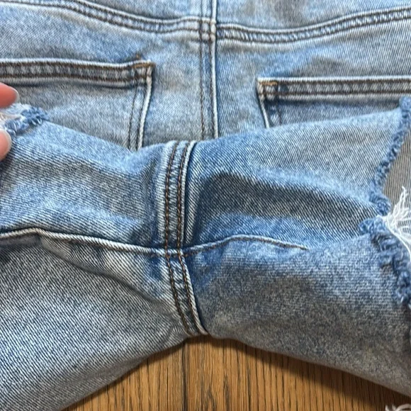 American Eagle Outfitters Curvy Mom Short - Picture 6 of 7